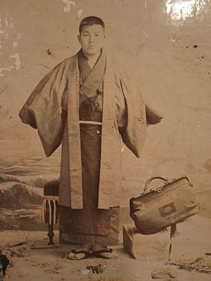 ANTIQUE VICTORIAN JAPANESE TRAVELING BOY COLLEGE? SUITCASE JAPAN ROBE OLD PHOTO