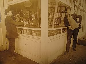 ANTIQUE SEATTLE WA 1900s TOBACCO TIN VENDOR MONEY EXCHANGE TELEPHONE SIGN PHOTO