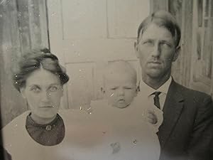 ANTIQUE AMERICAN BEAUTY FAMILY BLUE EYES BLONDE AMERICANA VT OLD TINTYPE PHOTO