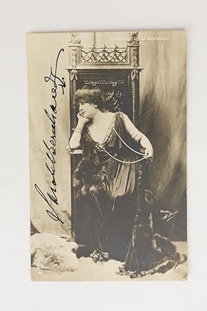 Carte postale photographique signée de Sarah Bernhardt