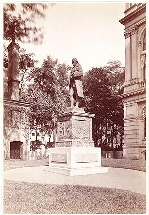 Photo of Richard Greenough's Statue of Benjamin Franklin