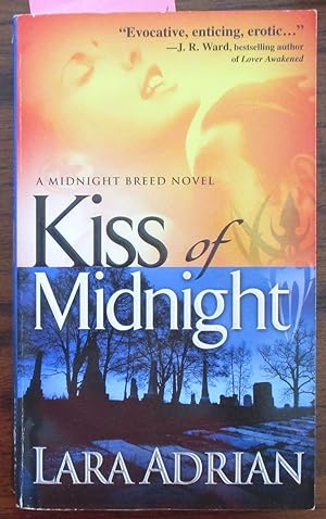 Kiss of Midnight: A Midnight Breed Novel #1