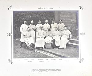PHOTOGRAPHIE : Photographie originale de groupe montrant les internes en médecine de l'hôpital Co...