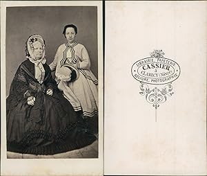 Cassier, Clamecy, Femme mûre posant avec une jeune fille, circa 1860