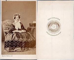 Bayard & Bertall, Paris, Femme assise en pose, circa 1865