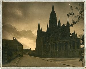 France, Bayeux, la Cathédrale Notre Dame au crépuscule