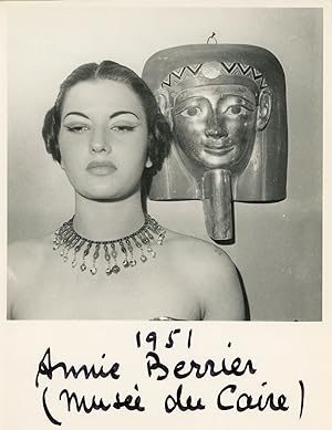 Annie Berrier maquillée par Jean d'Estrées "maquilleur des stars".