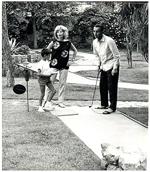 Monica Vitti et Michelangelo Antonioni jouant du cricket