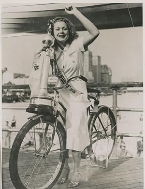 New Jersey, "The Queen bicycles American", Phyllis Dobson