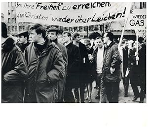 Berlin-ouest, manifestation étudiante contre la guerre au Vietnam, 1966