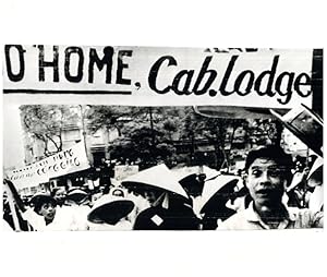 Vietnam, manifestants catholiques dans les rues de Saïgon, juin 1964