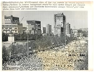 Foule réunie pour la fête du 1er Mai à Varsovie, 1967