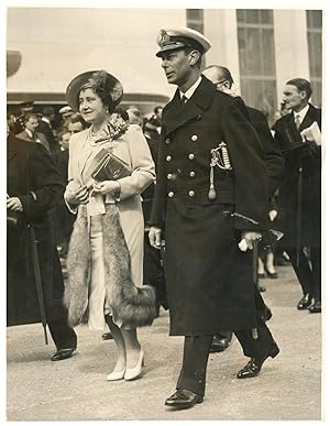 UK, King George VI and his wife, Elizabeth Queen Mother, visiting Scotland