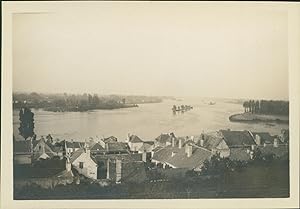 France, Candes, Vue de la ville et rivière, 1911, Vintage silver print