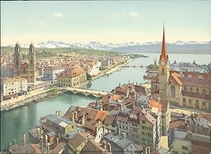 Zürich und die Alpen vom Petersturm gesehen.