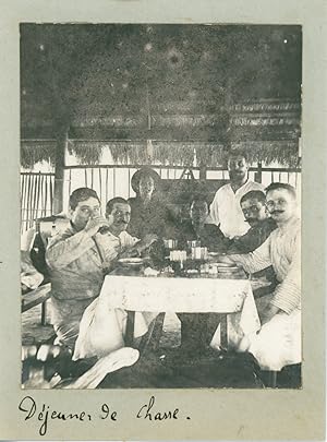 Indochine, Déjeuner de chasse, ca.1899, Vintage silver print