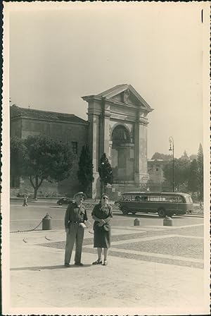 Italie, Rome, Porte et autobus, ca.1952, Vintage silver print