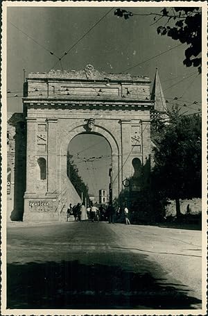 Italie, Perugia, Ancienne porte de la ville, ca.1952, Vintage silver print