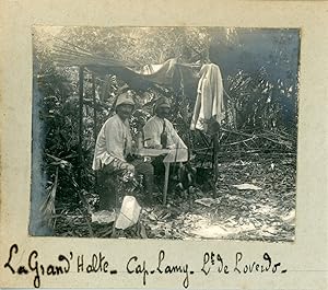 Indochine, Un Capitaine et Lieutenant français pendant une halte, 1910, Vintage silver print