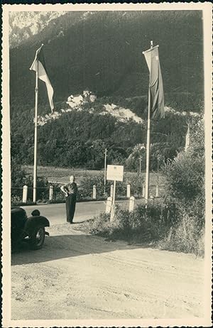 Lichtenstein, Entrée de la principauté et le château, 1949, Vintage silver print