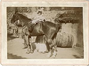 Bébé à cheval, vers 1880