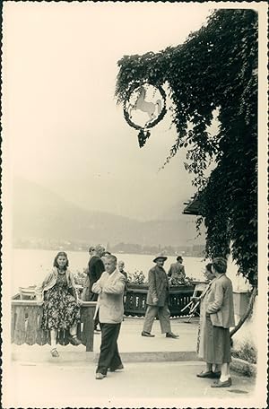 Autriche, Hôtel du Cheval Blanc à St-Wolfgang et le Lac Wolfgang, 1952, Vintage silver print