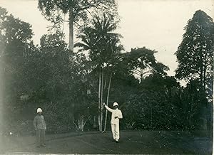 Singapour, Français en uniforme au Jardin Botanique, ca.1910, Vintage silver print