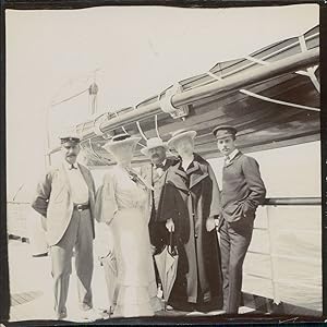 Passagers sur le pont d'un bateau, ca.1905, Vintage citrate print