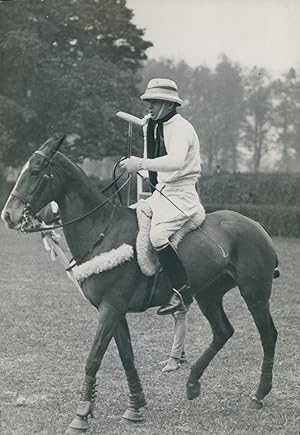 France, Prince Alexis Mdivani jouant au Polo à Bagatelle, 1935, vintage silver print