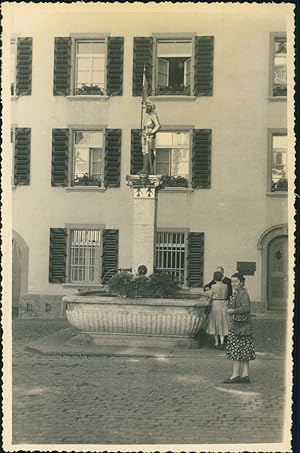 Suisse, Berne, Fontaine du Banneret, place de l'Hôtel de Ville, ca.1949, Vintage silver print