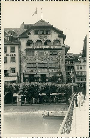 Suisse, Lucerne, Façade peinte d'un hôtel, 1949, Vintage silver print