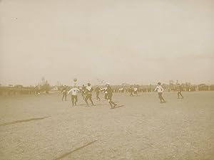 Match de football, joueurs sur le terrain, ca.1900, Vintage citrate print