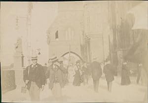 Hongrie, Rue passante et église, 1900, Vintage citrate print