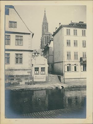 France, Strasbourg, maisons et la cathédrale, 1910, Vintage silver print