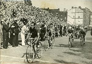 Cyclisme, Tour de France, Metz-Liège, Arrivée à Liège, 1948, Vintage silver print