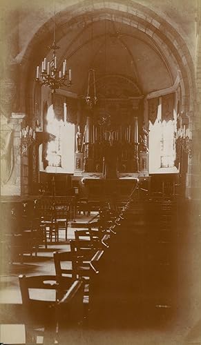 France, Mont Saint-Michel, intérieur de l'église paroissiale, 1909, Vintage citrate print