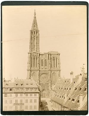 France, Strasbourg, la cathédrale Notre-Dame, vue sur la façade
