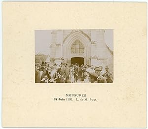 France, Monsures, sortie de la messe, 24 juin 1902