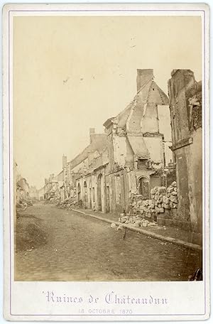 Guerre de 1970, Châteaudun, ruines sur la rue de Chartres, ca.1870, vintage albumen print