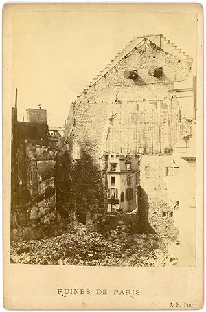Guerre de 1970, Paris, immeuble endommagé Porte Saint-Martin, ca.1870, vintage albumen print