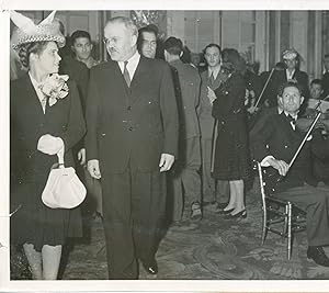 Conférence de Paris, septembre 1946, le ministre Georges Bidault reçoit à Versailles