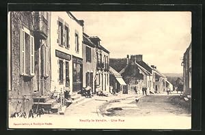 Carte postale Neuilly-le-Vendin , vue de la rue avec drei Fille auf banque