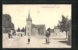 Carte postale St-Aignan-Couptrain, La Place, l'Eglise