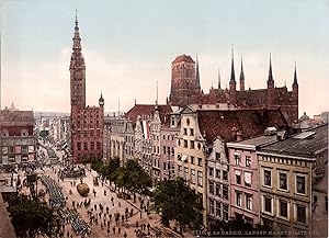 Polen, Danzig. Langenmarkt mit Rathaus.