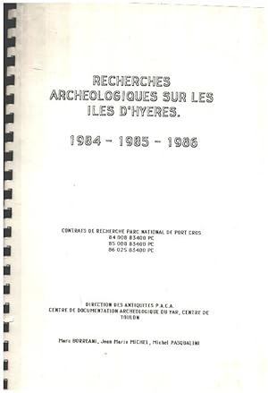 Recherches archéologiques sur les iles d'hères 1984-1985-1986/ nombreuses photographies collées