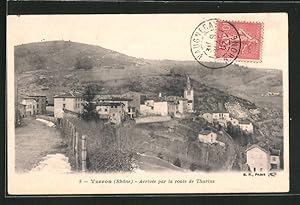 Carte postale Yzeron, Arrivée par la route de Thurins