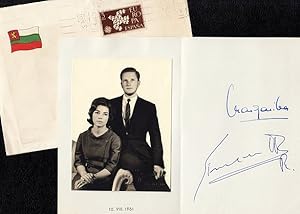 Originele foto met handtekening en die van zijn verloofde, gedateerd 10.VIII.1961.