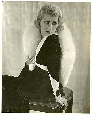 "Jeanne HELBLING" pour le film : "LE CORDON BLEU" / Réalisé par Karl ANTON en 1931 d'après la piè...