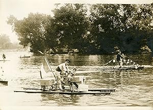 "René SAVARD à son départ du Pont de Neuilly pour le raid PARIS-BREST 1931 en hydrocycle par ROUE...