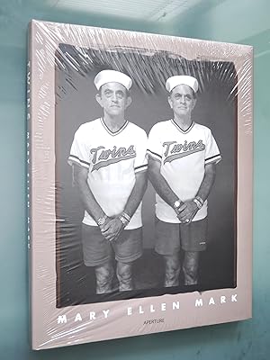 Mary Ellen Mark: Twins (Aperture Monograph S.)